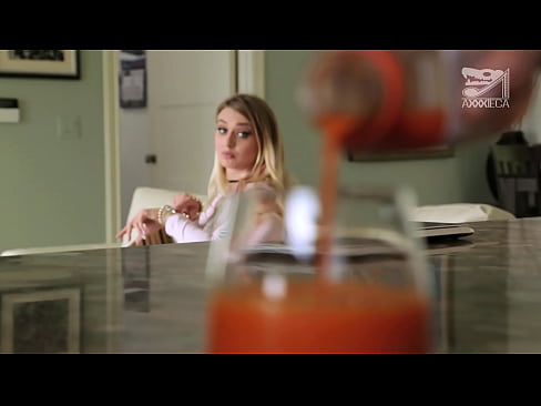 ❤️ Karšta mergina su didelėmis krūtimis ir stora putytė gauna varpą iš nevykėlio, bet labai kietą Gražus porno prie mūsų ❌️