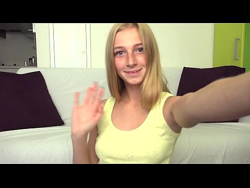 ❤️ Kai man nuobodu, tingiai masturbuoju savo rožinę putytę Gražus porno prie mūsų ❌️