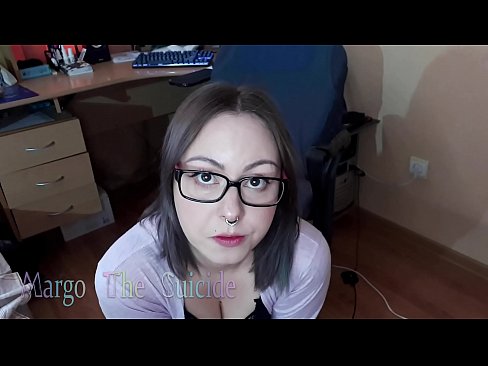 ❤️ Seksuali mergina su akiniais giliai čiulpia dildo į kamerą Gražus porno prie mūsų ❌️